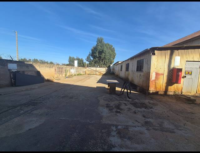 240M² WAREHOUSE TO LET IN LUIPAARDSVLEI
